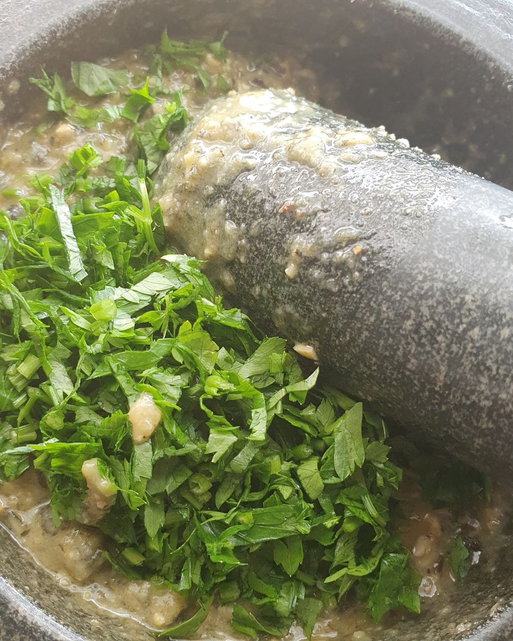 Butternut Kürbis Rezept auf Feta-Creme mit Kürbiskern-Pesto