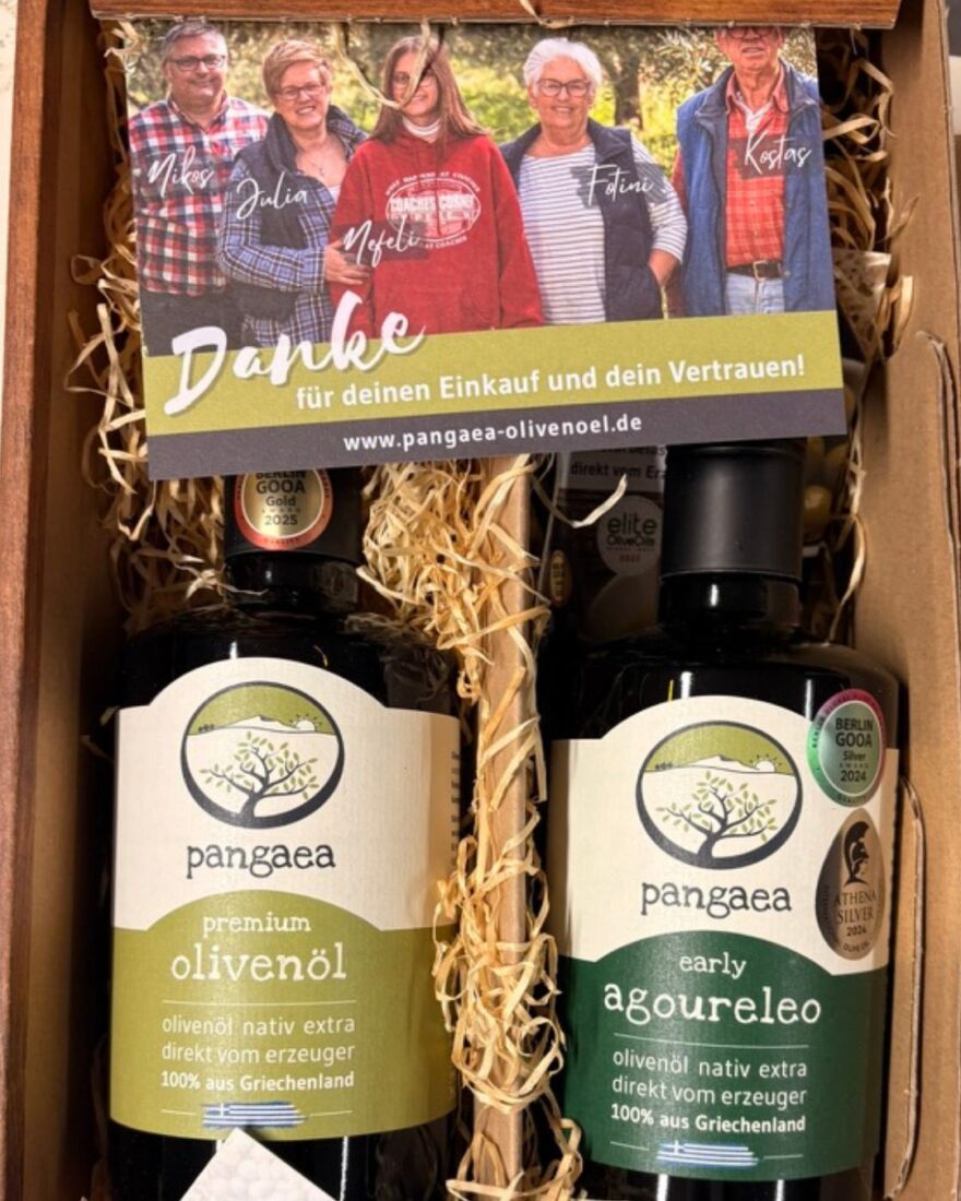 Geschenkbox mit zwei Flaschen Pangaea Olivenöl und persönlicher Dankeskarte vom Familienbetrieb