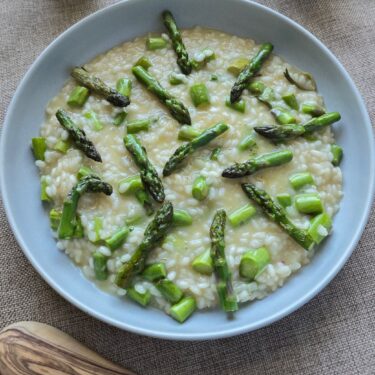 Spargelrisotto mit grünem Spargel 7 Spargelrisotto mit grünem Spargel und extra nativem Olivenöl